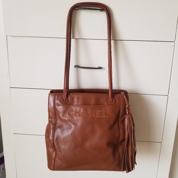 Sale! Vintage Chanel tassel shoulder bag - Picture 2 of 16